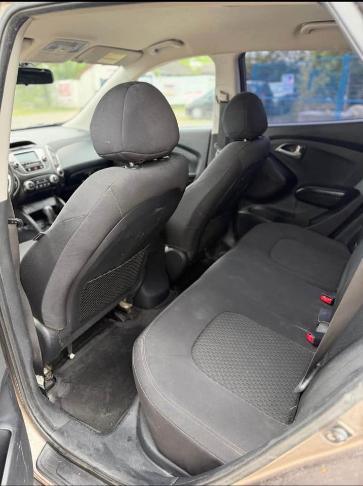 2010 Hyundai Tucson | SUV | Low Miles