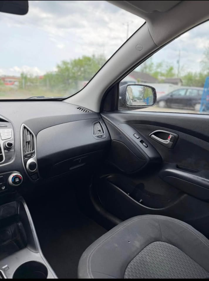 2010 Hyundai Tucson | SUV | Low Miles