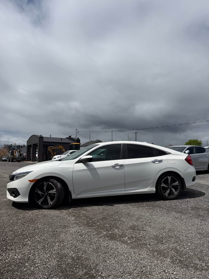 2017 Honda Civic Touring