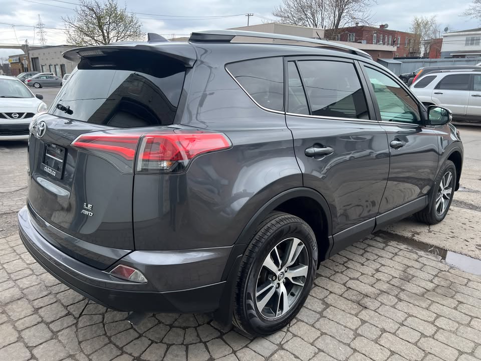 2018 Toyota RAV4 LE AWD