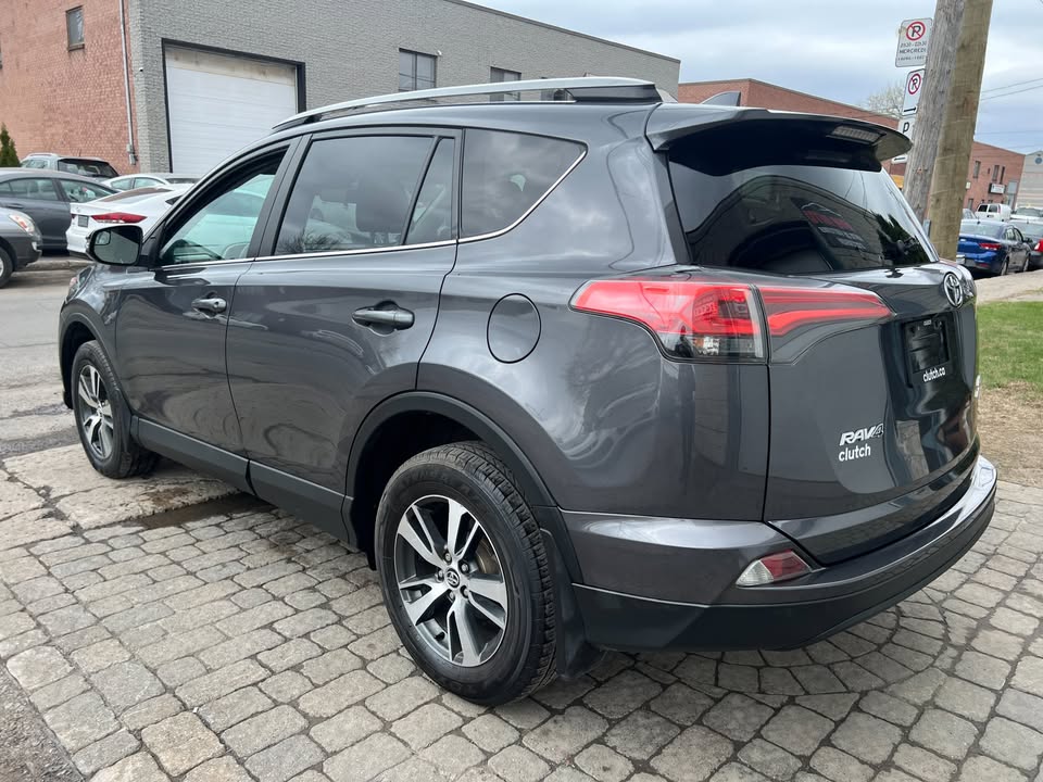 2018 Toyota RAV4 LE AWD