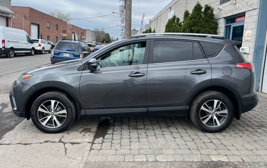 2018 Toyota RAV4 LE AWD
