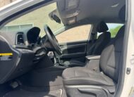 Intérieur Hyundai Elantra 2017 sièges noirs chauffants et électriques
