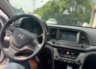 Tableau de bord Hyundai Elantra 2017 avec écran vidéo et Bluetooth