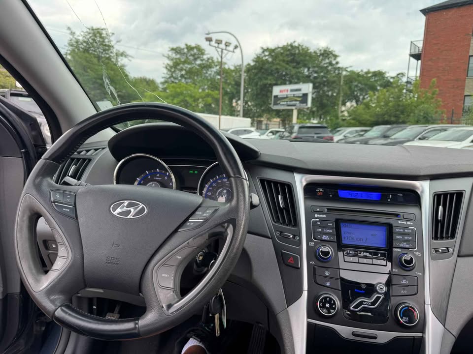 Tableau de bord Hyundai Sonata 2011 avec écran et Bluetooth