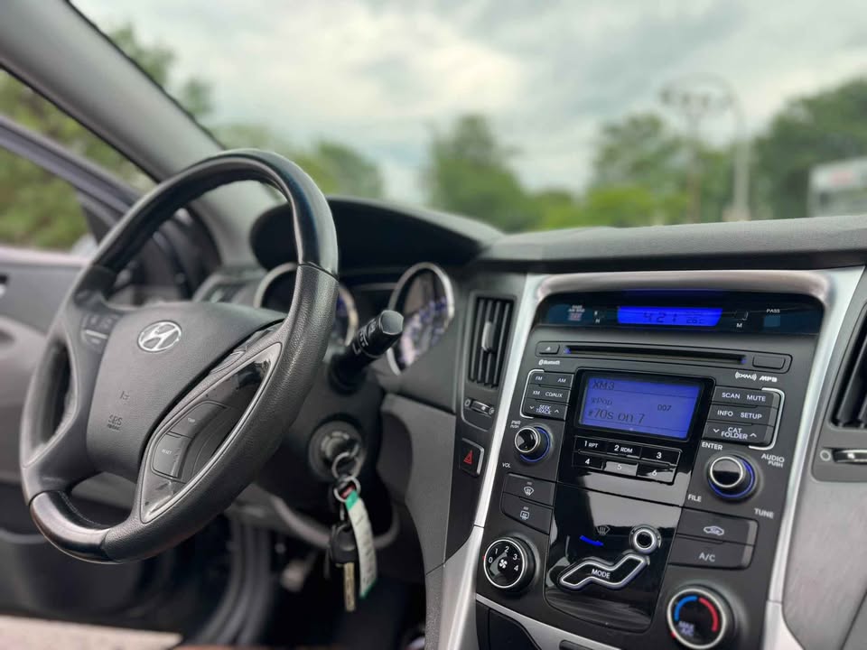 Tableau de bord Hyundai Sonata 2011 avec écran et Bluetooth