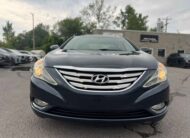 2011 Hyundai Sonata noir extérieur vue avant