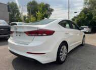 Hyundai Elantra 2017 blanc vue arrière