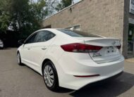 Hyundai Elantra 2017 blanc vue arrière